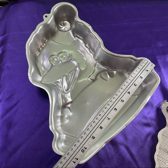 New VTG 📌Wilton 1993 Big Bird Sesam Street w/ Banner & 2003 Butterfly Cake  Pan - Picture 6 of 15